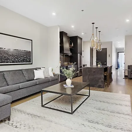 French'S Luxury Condo - Steps From Broadway